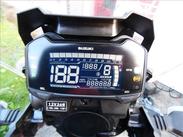 The digital display of the 250 V-strom