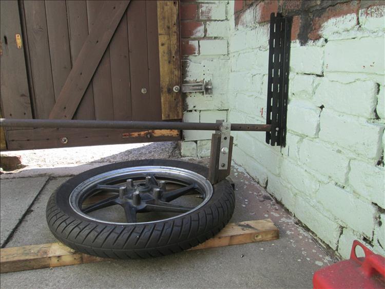 The DIY Bead breaker in Ren's back yard