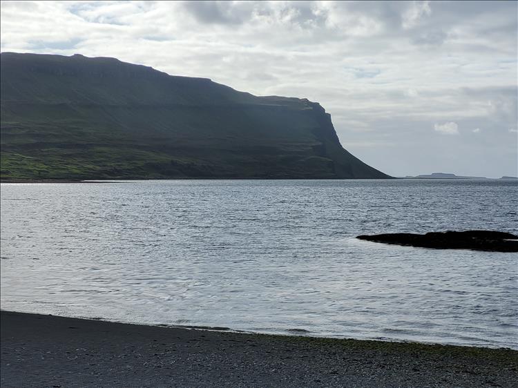 A massive outcrop into the sea ends abruptly in a steep drop