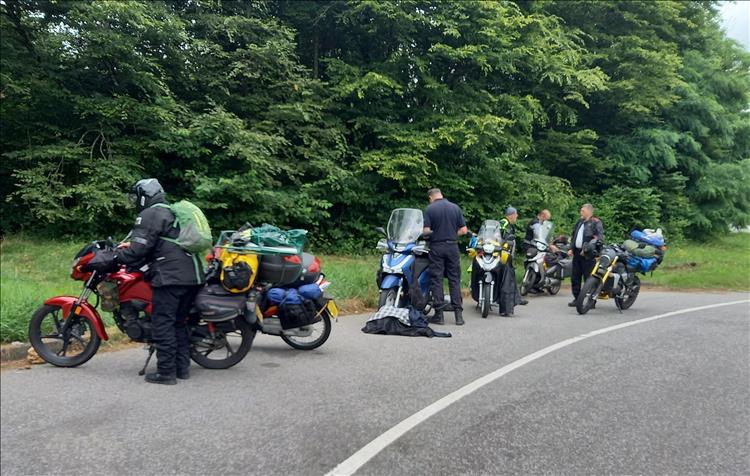 The 125s of various kinds with luggage for camping
