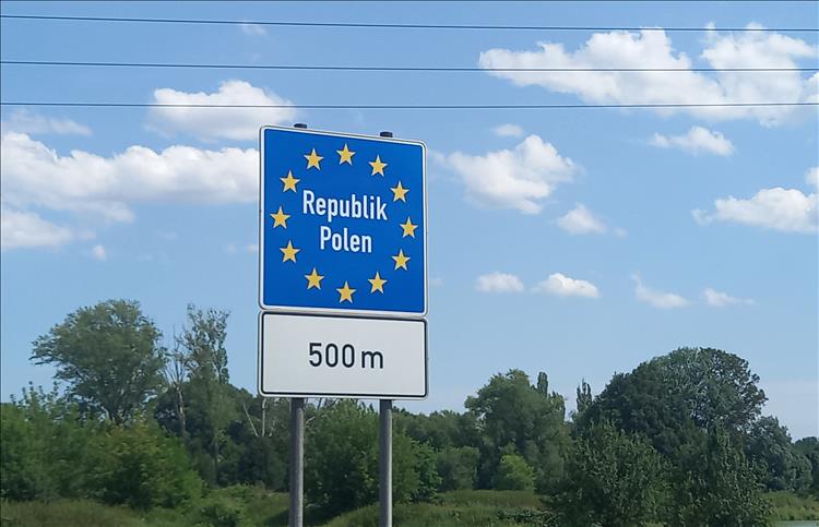 A sign with the EU stars stating Republik Polen