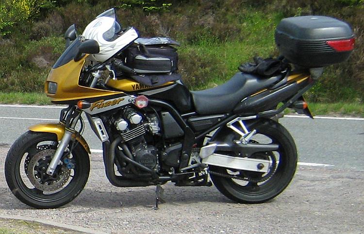 Ren's old Fazer 600