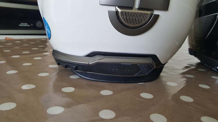 the rear of the M1 Schuberth houses the bluetooth system