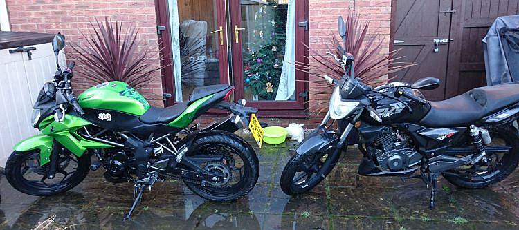Sharon's 2 bikes, the Kawasaki Z250SL and the Keeway RKS125 both looking smart and clean