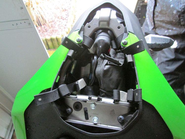 The 4 straps are fitted to the subframe and the loops in position for the bag