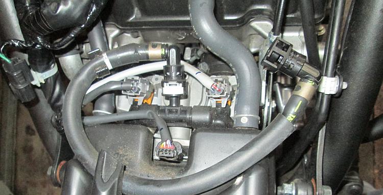 The high pressure pipe to the injectors