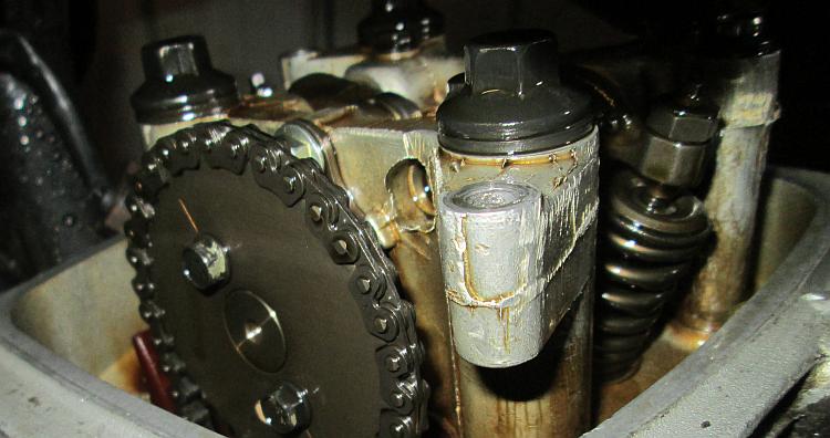 The inlet tappet as well as the camchain and cam gear