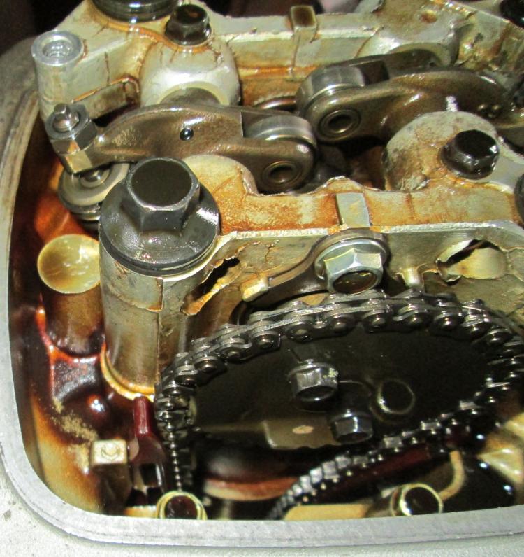 Inside the rocker cover on the old CBF 125
