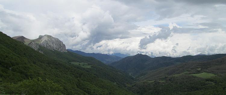 tree filled valleys and rocky hilltops seen on the CL627 towards Cervera de Pisuerga