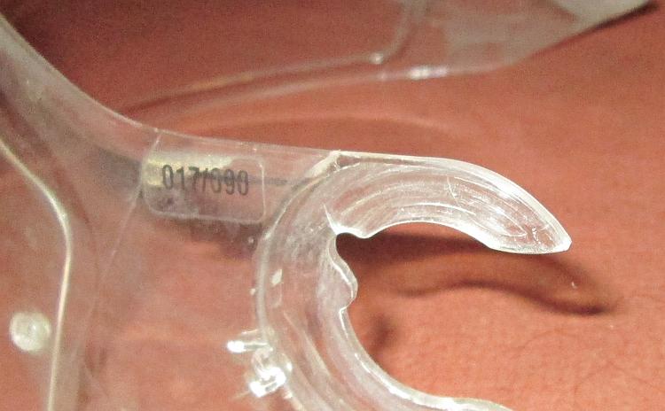 The number on the old broken visor shows 017/090