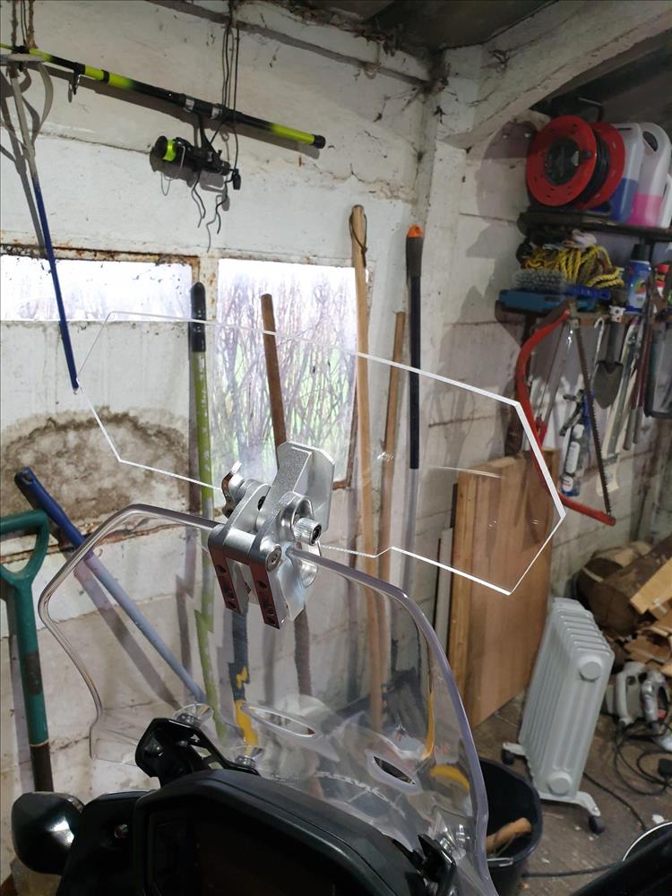 Seen from the rear the deflector is unobtrusive