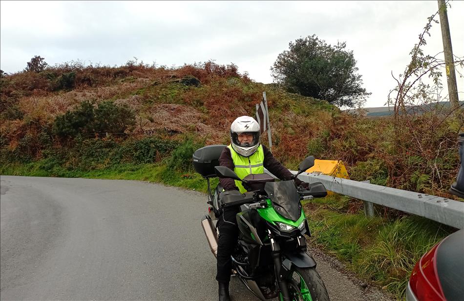 Sharon on her Kwakker on the narrow lane