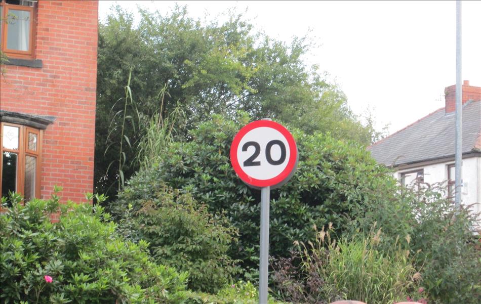 a standard UK speed limit sign showing 20