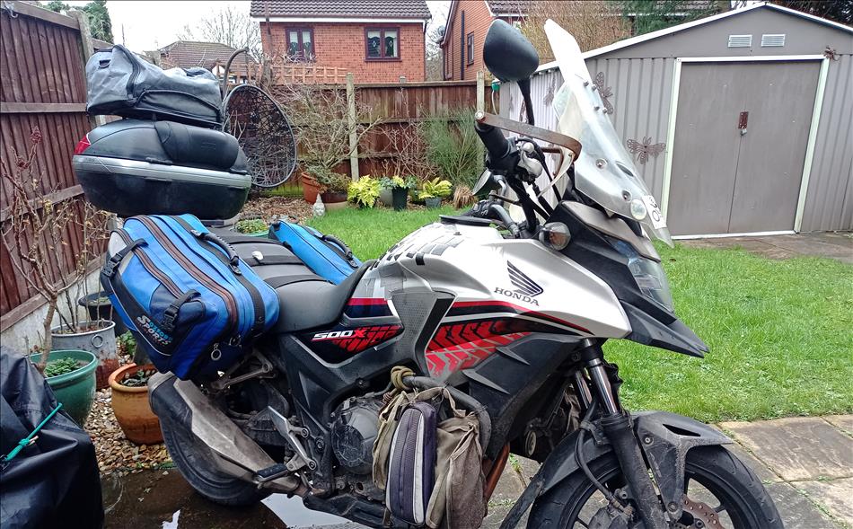 Ren's CB500X looking tired and scruffy