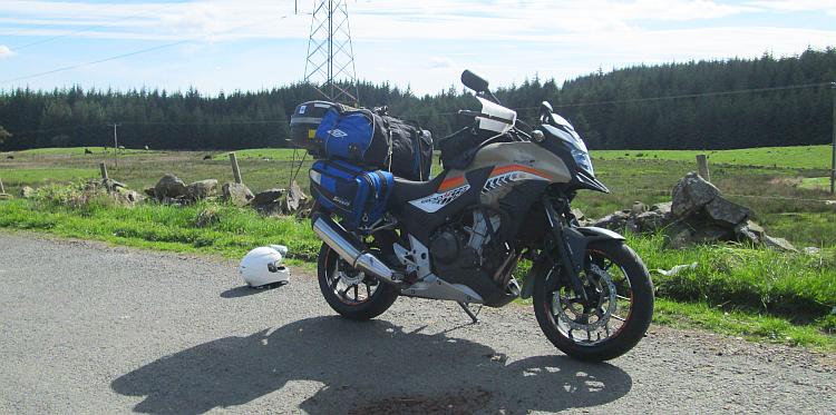 Ren's CB500 complete with saddlebags, bag on the seat, top box and tank bag