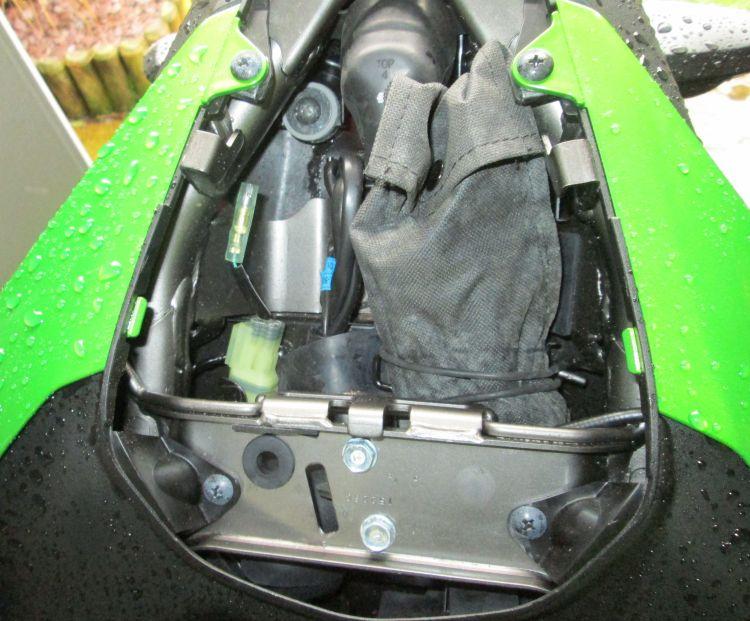 Looking under the rear seat of Sharon's Z250SL shows very little space